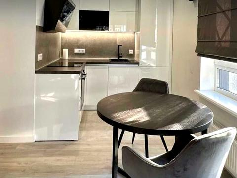 квартира за адресою Салютна вул., 2