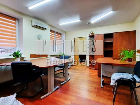 комерційна за адресою Верховинна вул., 9