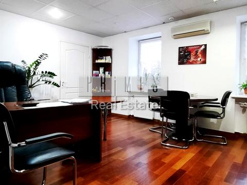 комерційна за адресою Верховинна вул., 9