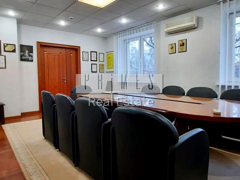 комерційна за адресою Верховинна вул., 9