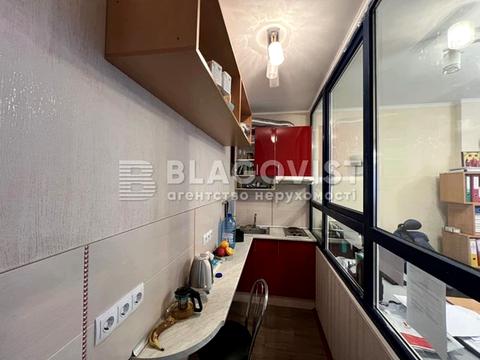 комерційна за адресою Зарічна вул., 1-Г