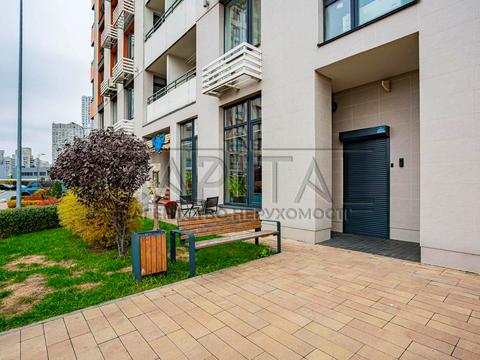 комерційна за адресою Дніпровська набережна вул., 18-А