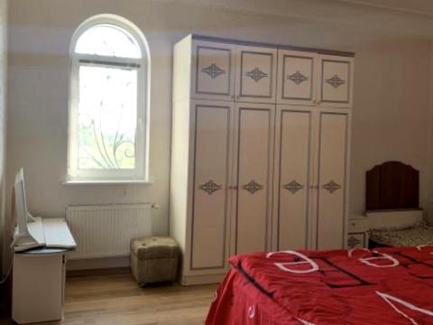 будинок за адресою Коротка