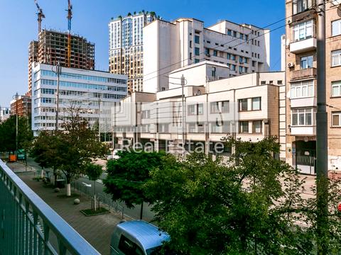 комерційна за адресою Жилянська вул., 5