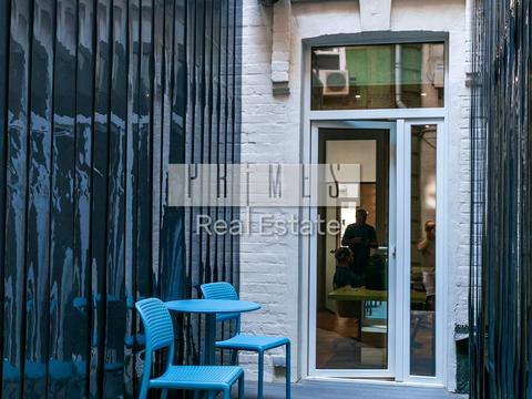 комерційна за адресою Жилянська вул., 5