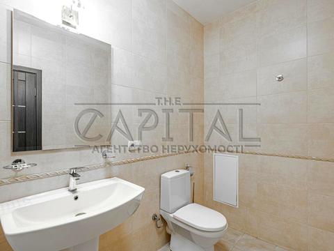 комерційна за адресою Воздвиженська вул., 42