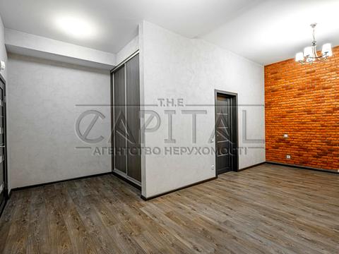 комерційна за адресою Воздвиженська вул., 42