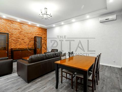 комерційна за адресою Воздвиженська вул., 42