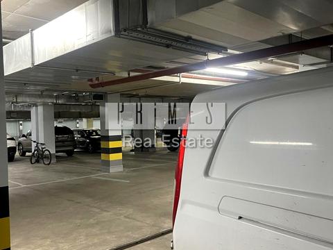 паркомісце за адресою Андрія Верхогляда вул. (Михайла Драгомирова), 9-А