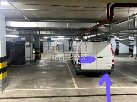 паркомісце за адресою Андрія Верхогляда вул. (Михайла Драгомирова), 9-А