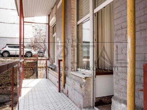 комерційна за адресою Саксаганського вул., 58