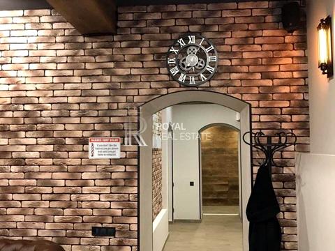 комерційна за адресою Малопідвальна вул., 218