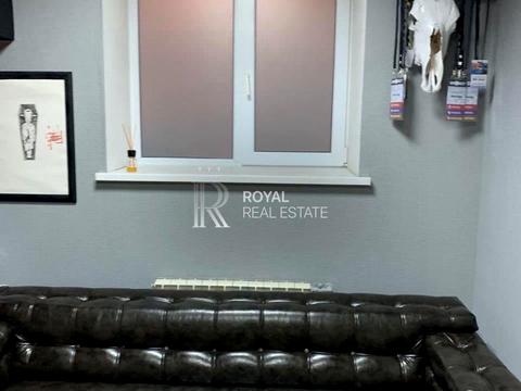 комерційна за адресою Малопідвальна вул., 218