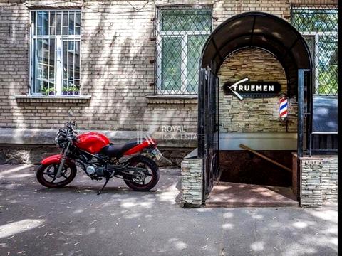 комерційна за адресою Малопідвальна вул., 218