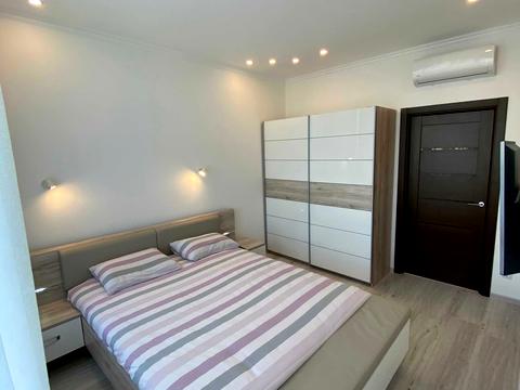 квартира за адресою Літературна вул., 8