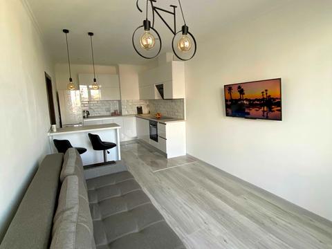 квартира за адресою Літературна вул., 8