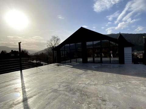 комерційна за адресою Грушевського вул., 1