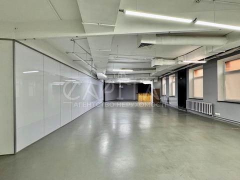 комерційна за адресою Лесі Українки бульв., 23б