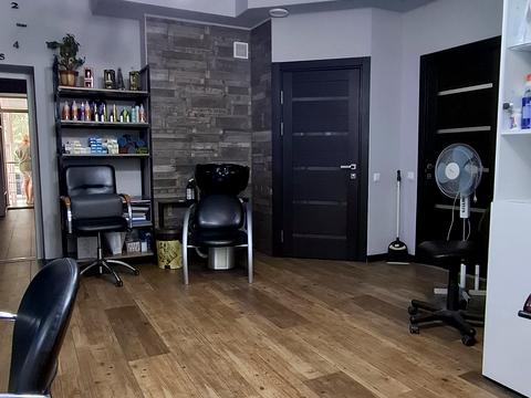 комерційна за адресою Івана Франка вул., 1