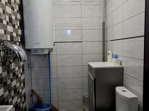 комерційна за адресою Івана Франка вул., 1