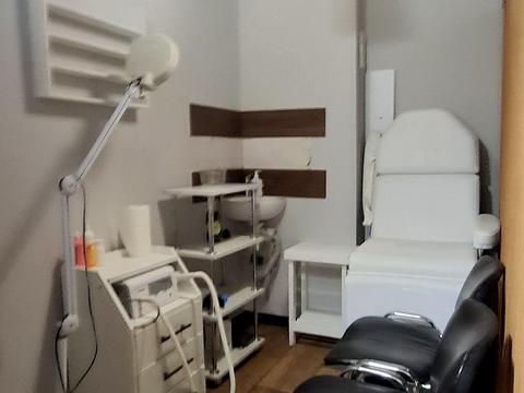 комерційна за адресою Івана Франка вул., 1