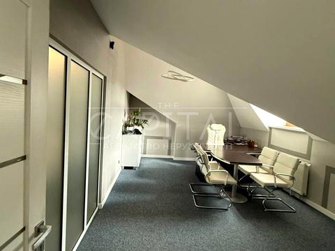 коммерческая по адресу вул. Воздвиженська, 22