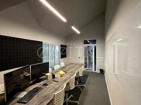 коммерческая по адресу вул. Воздвиженська, 22