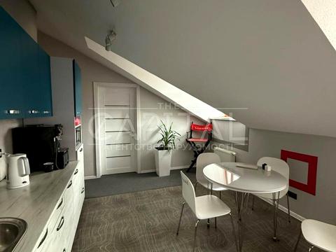 коммерческая по адресу вул. Воздвиженська, 22