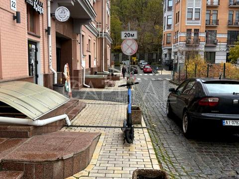 коммерческая по адресу вул. Воздвиженська, 22