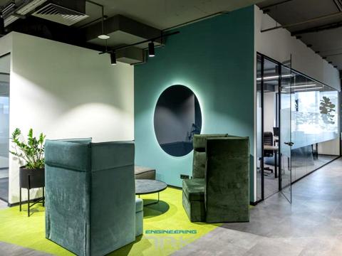 коммерческая по адресу вул. Гарматна, 4