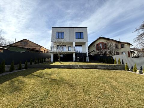 дом по адресу Листопадная ул., 1б/2