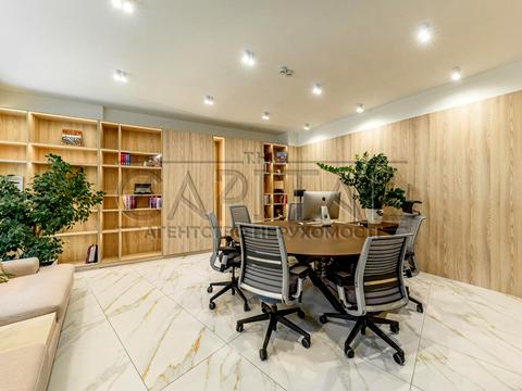 комерційна за адресою Буслівська вул., 12