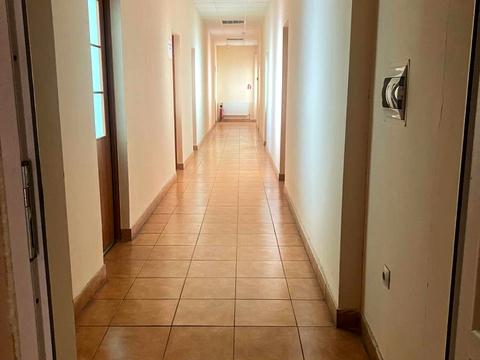 комерційна за адресою Максимовича вул., 15