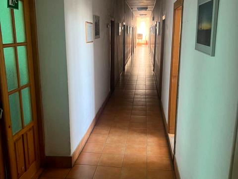 комерційна за адресою Максимовича вул., 15