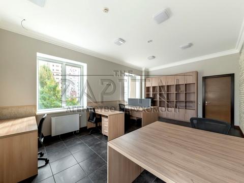 комерційна за адресою вул. Казарменна, 4а