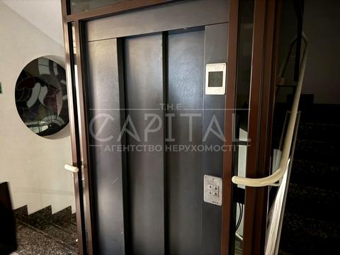 комерційна за адресою вул. Володимирська, 73