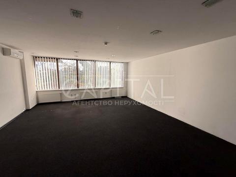 комерційна за адресою вул. Володимирська, 73