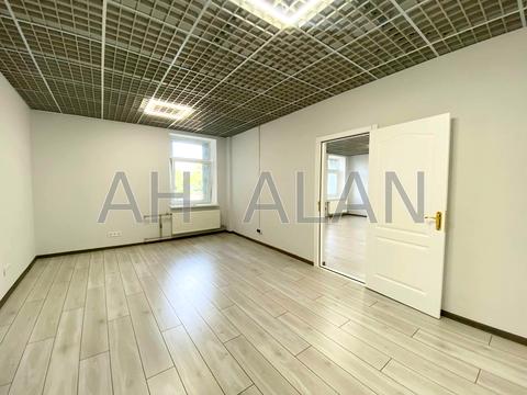 комерційна за адресою Ушинського вул., 40