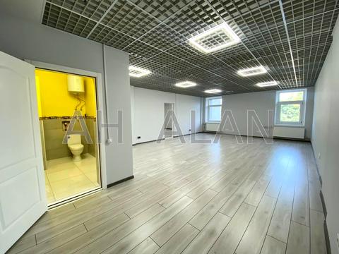 комерційна за адресою Ушинського вул., 40