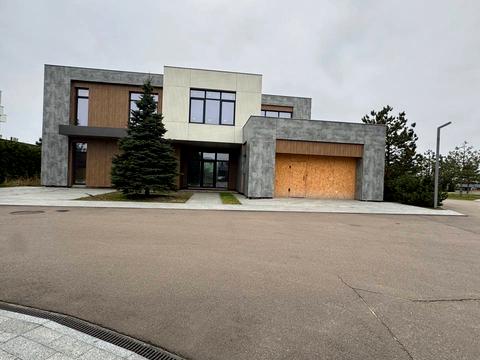 будинок за адресою Кар'єрна вул.