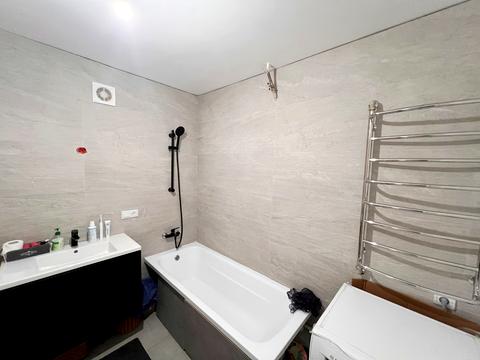 квартира за адресою Євгена Коновальця вул. (), 99