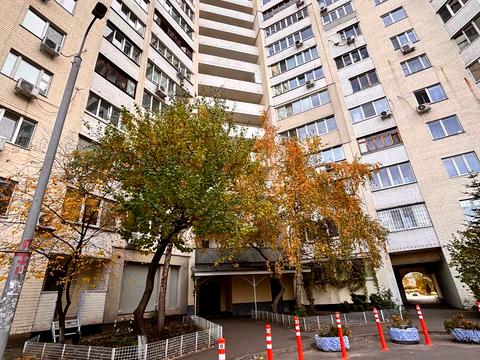 квартира по адресу Драгоманова ул., 44-А