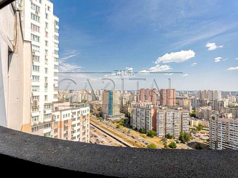 комерційна за адресою Срібнокільська вул., 1