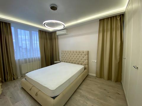 квартира за адресою Героїв полку "Азов" вул. (Маршала Малиновського), 8