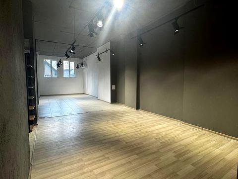 комерційна за адресою Олександра Довженка вул., 21Б