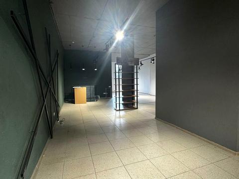 комерційна за адресою Олександра Довженка вул., 21Б