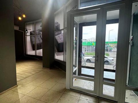 комерційна за адресою Олександра Довженка вул., 21Б