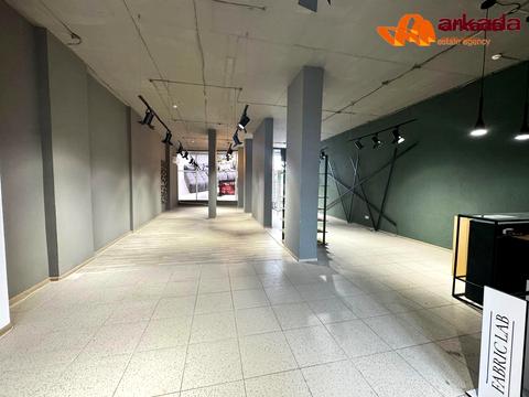 комерційна за адресою Олександра Довженка вул., 21Б