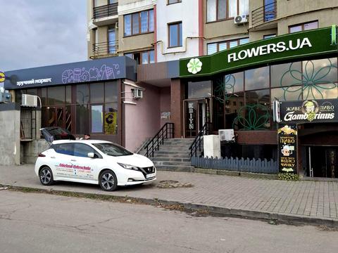 комерційна за адресою Олександра Довженка вул., 21Б