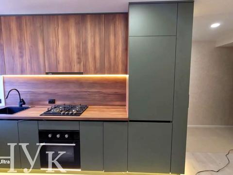 квартира за адресою Тролейбусна вул., 4